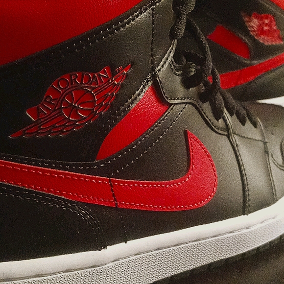 Jordan Shoes - NWOT WMS NIKE AIR JORDAN 1 MID  BLK/SIREN RED/WHT